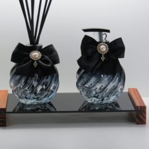 Kit lavabo preto. Frascos de vidro aspiral + bandeja rustica preto