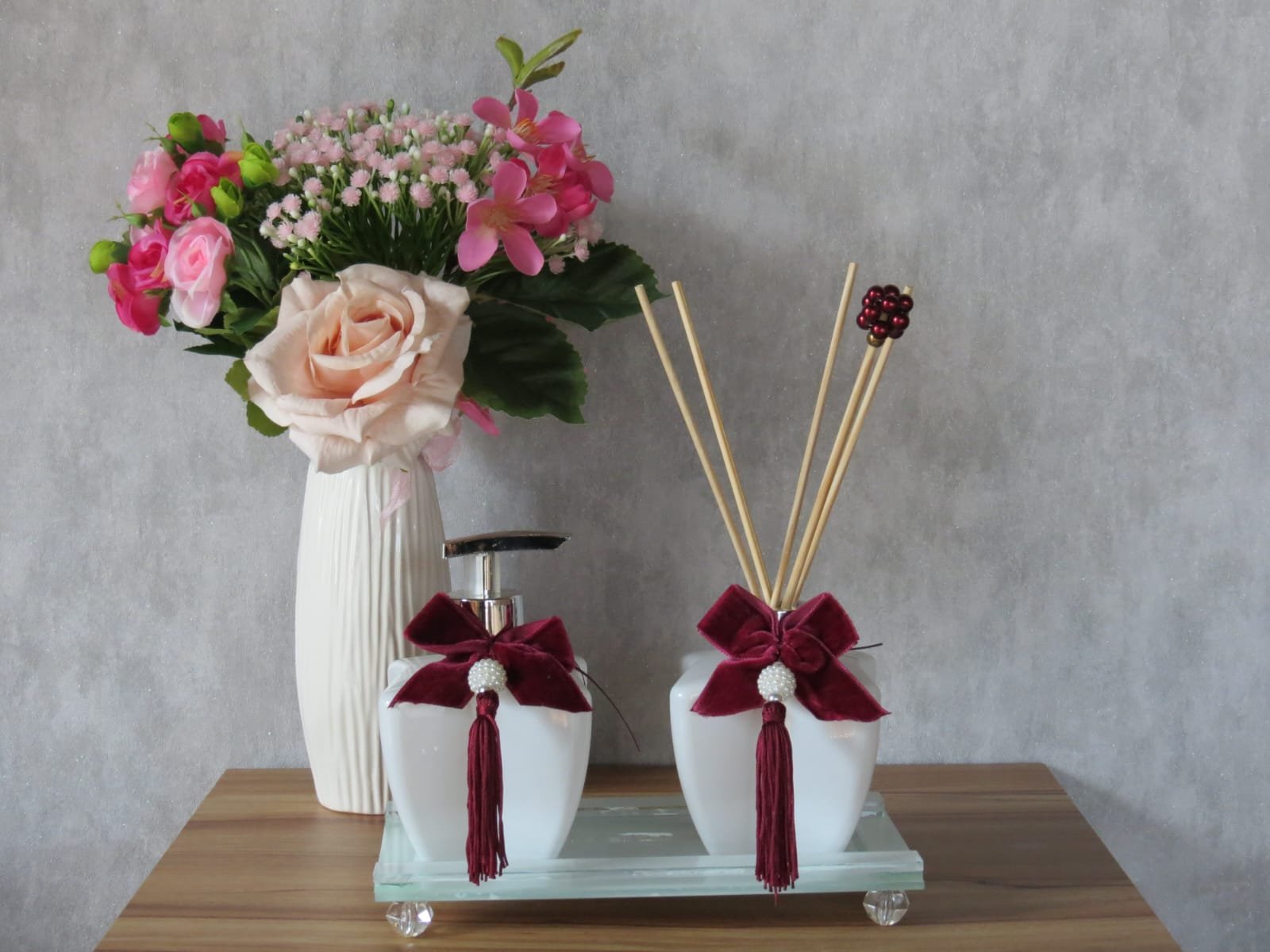 Kit lavabo branco. Frascos de vidro estrela + bandeja branco