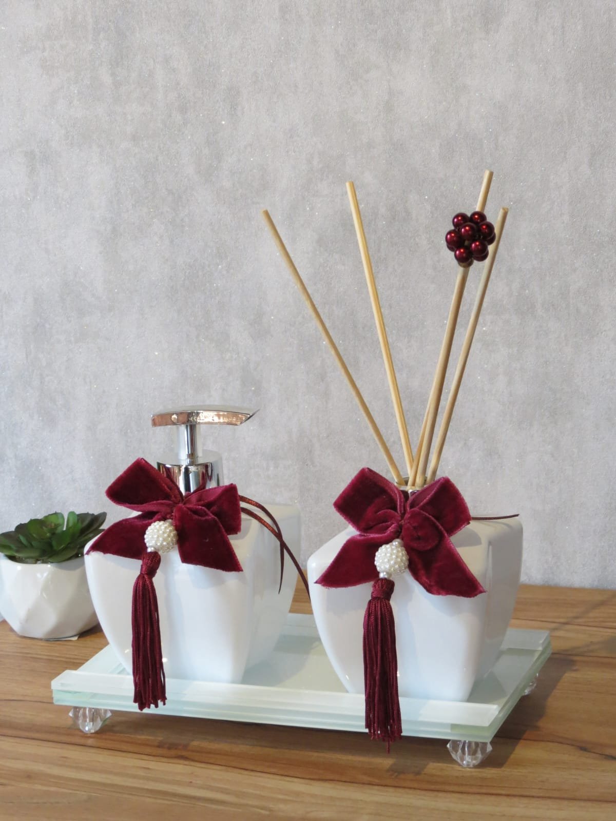 Kit lavabo branco. Frascos de vidro estrela + bandeja branco - Imagem 2