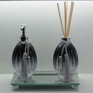 Kit lavabo Cinza. Frascos de vidro gomo + bandeja espelhada